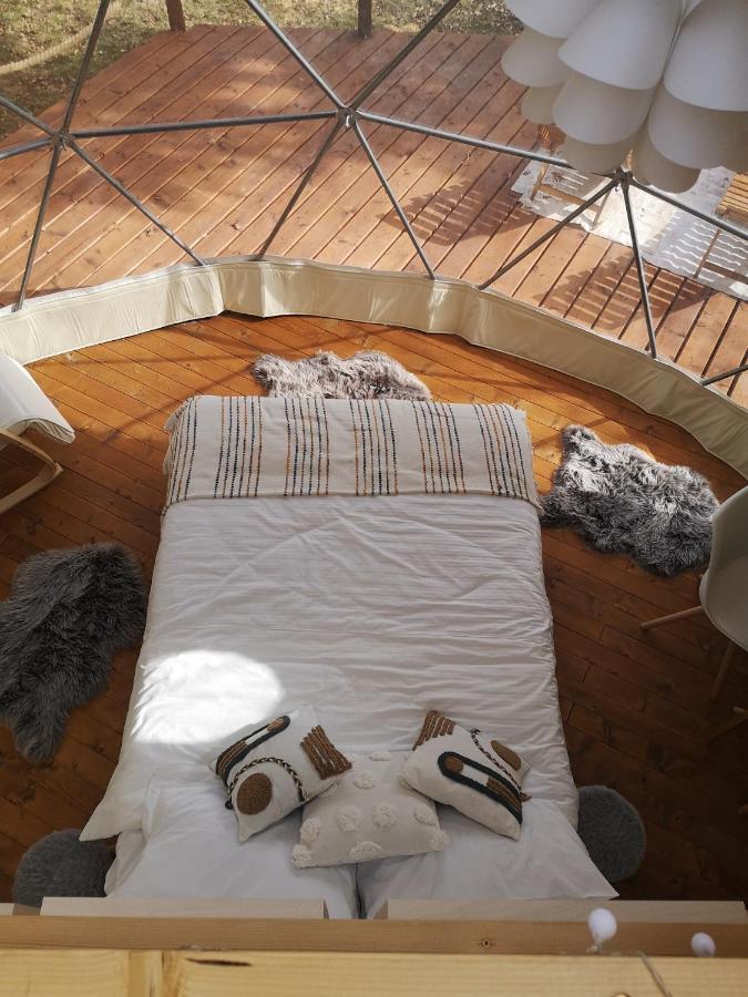 Medve Dome - Luxury Camping In The Middle Of Nature Hotel Vlahita Luaran gambar